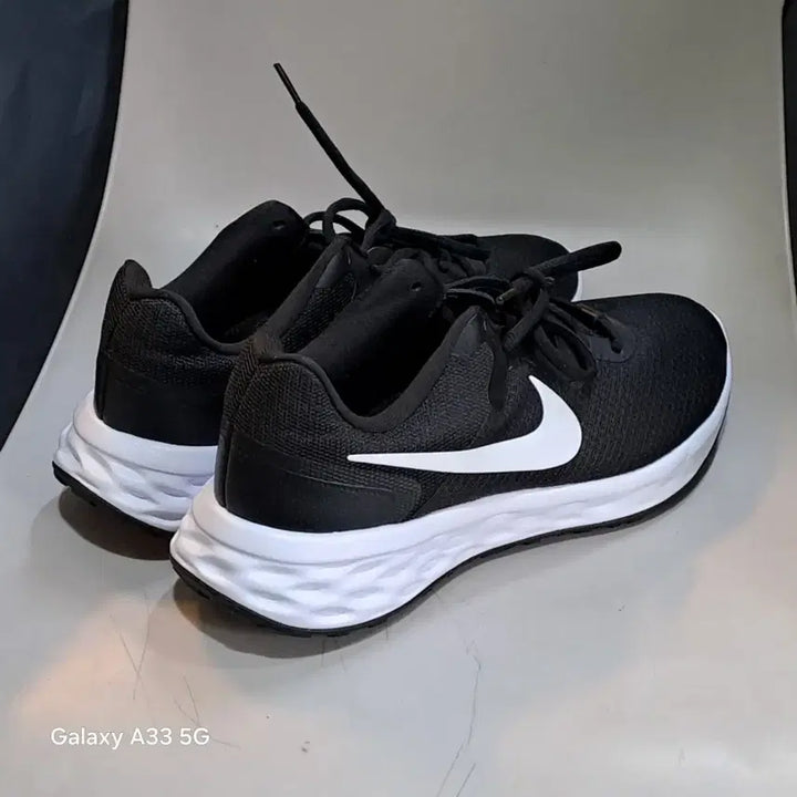 [BUNJANG] Nike Revolution 6 Black Sneakers 270mm / 나이키 레볼루션6 블랙 운동화 270mm