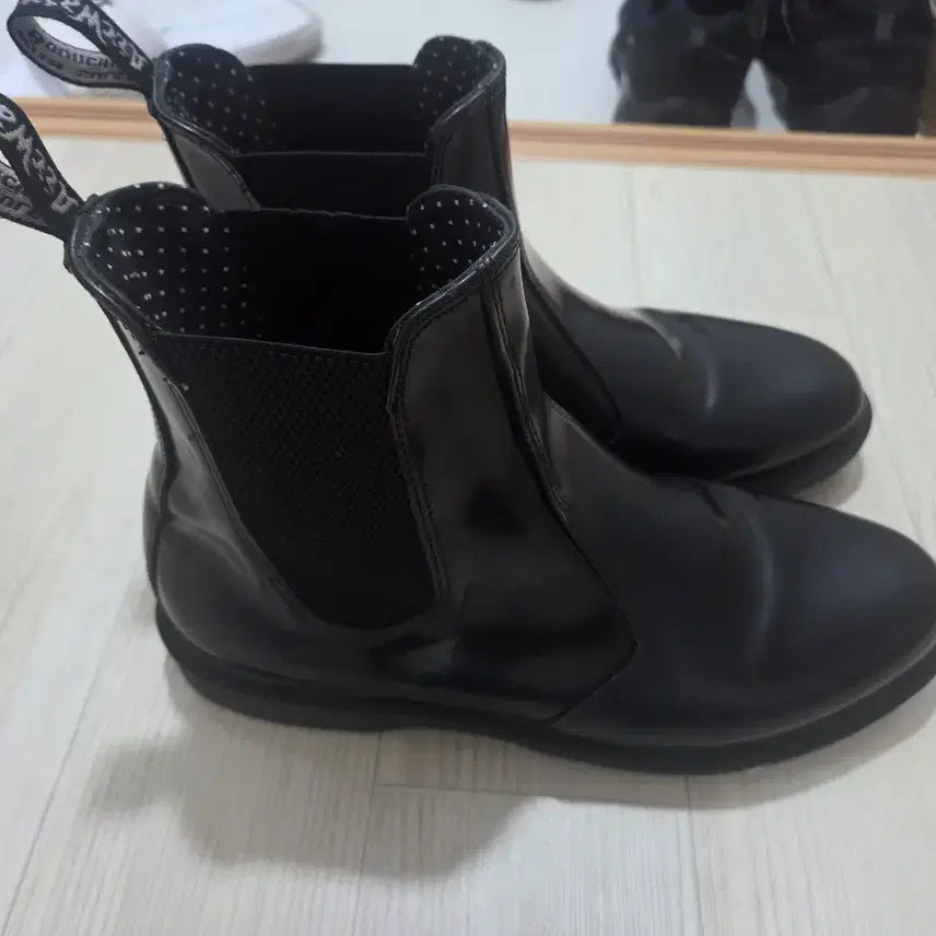 [BUNJANG] Dr. Martens Flora Chelsea Boots Black Size 280 / 닥터마틴 플로라 첼시 부츠 블랙 280