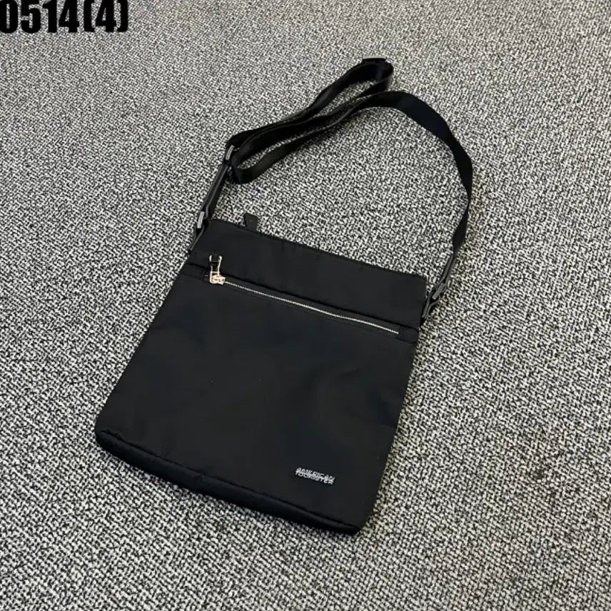 [BUNJANG] American Tourister Black Crossbody Bag / 아메리칸투어리스터 블랙 크로스백