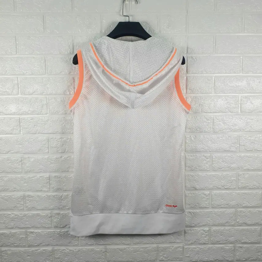 [BUNJANG] Arena Sleeveless Hoodie T-shirt / [95]아레나 민소매 후드티