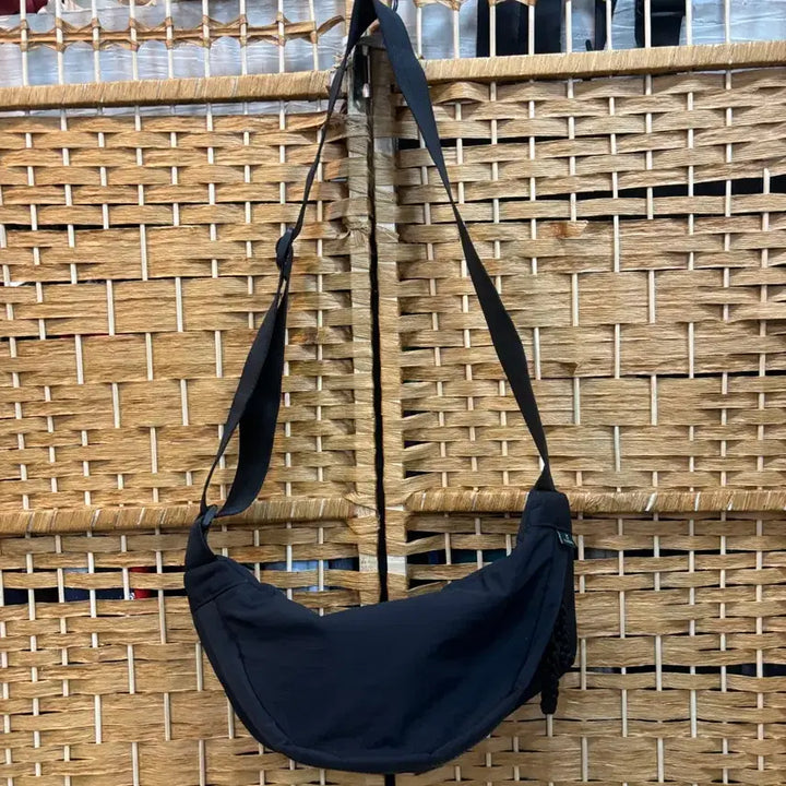 [BUNJANG] Black Crossbody Bag / 블랙 크로스백 가방