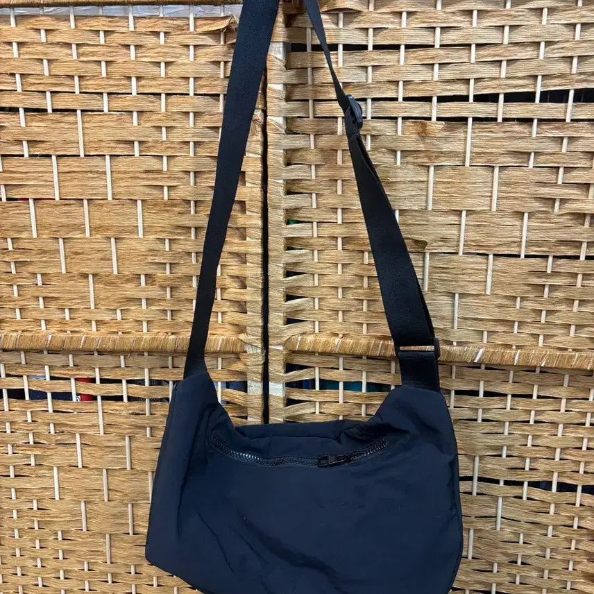 [BUNJANG] Black Crossbody Bag / 블랙 크로스백 가방