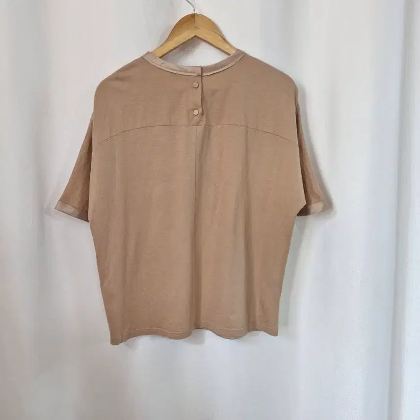 [BUNJANG] Vera Wang Satin Short Sleeve Blouse Beige Size 66 / 베라왕 새틴 블라우스 베이지 반팔 66사이즈