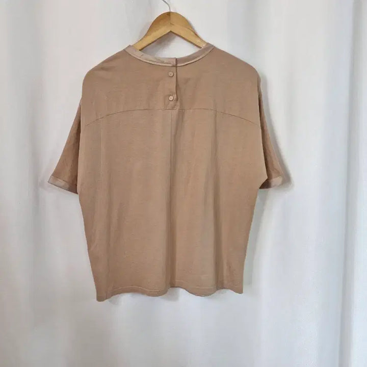 [BUNJANG] Vera Wang Satin Short Sleeve Blouse Beige Size 66 / 베라왕 새틴 블라우스 베이지 반팔 66사이즈