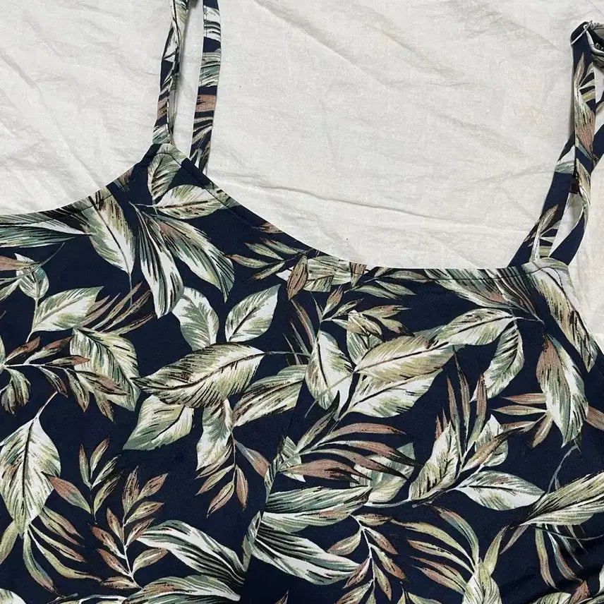 [BUNJANG] Leaf Pattern Strap Jumpsuit / 나뭇잎 패턴 끈나시 점프수트