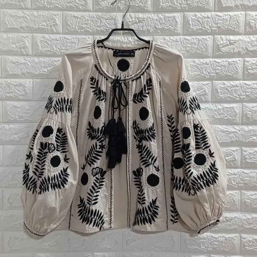 [BUNJANG] ZARA Embroidered Ethnic Blouse / ZARA 에스닉 자수블라우스
