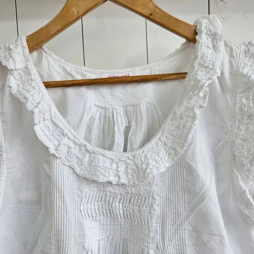 [SOLD OUT] (원더풀월드) Kaneko Isao코튼 프릴 블라우스