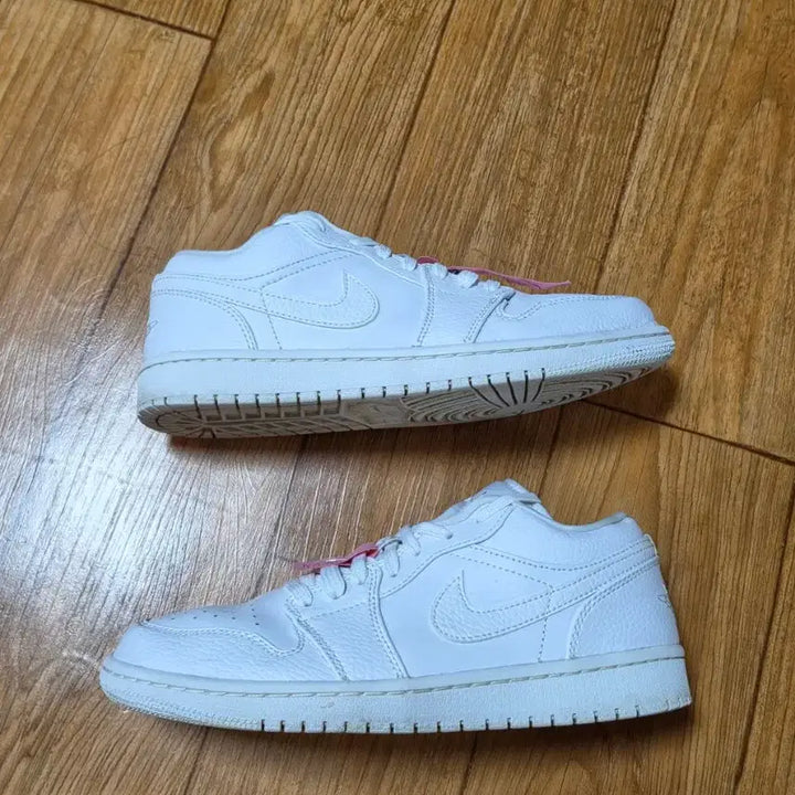 [BUNJANG] Nike Air Jordan 1 Low Triple White / 나이키 에어 조던 1 로우 트리플화이트(250)