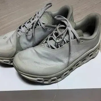 [BUNJANG] On Running X PAF Cloudmonster 2 &amp; Kiss Cloudzone Sneakers (Size 265) / 온러닝 X PAF 클라우드몬스터 2/키스 클라우드존
