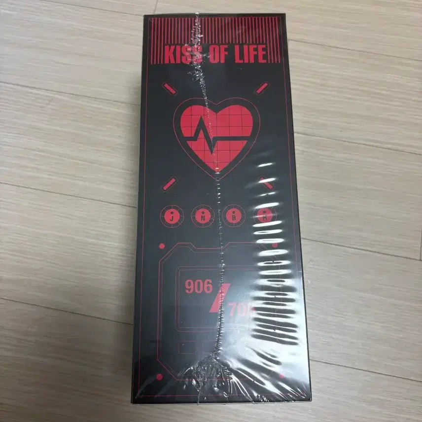 [BUNJANG] Kiss of Life Official Lightstick (Sealed) / (미개봉,새상품) 키스오브라이프 응원봉 팝니다