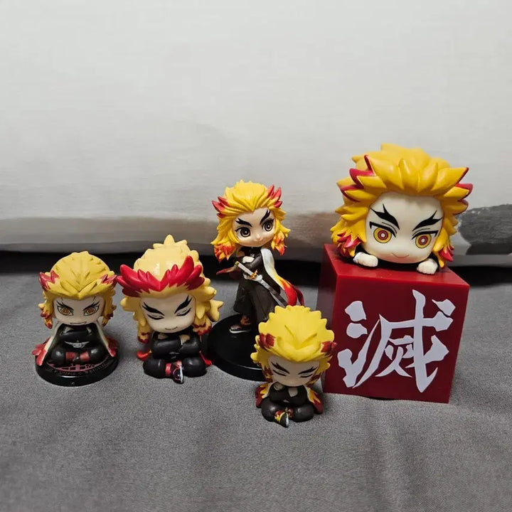 [BUNJANG] Demon Slayer Kyojuro Rengoku Mini Figure Set / 귀멸의 칼날 렌고쿠 쿄쥬로 피규어 세트