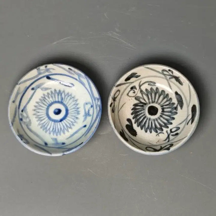 [BUNJANG] Qing Dynasty Celadon Porcelain Blue and White Floral Small Bowls (Set of 2) / [진품] 청대 청화초화문 소완 2점 일괄 중국도자기 골동품 고미술품