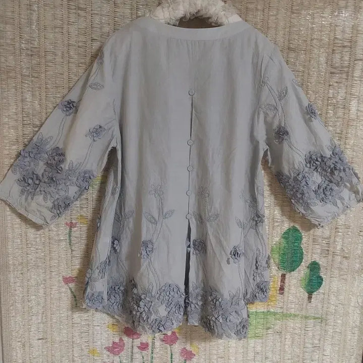 [BUNJANG] Light Blue Floral Embroidered Blouse and Baggy Pants Set / 하늘색 꽃 자수 블라우스 + 배기 팬츠 세트