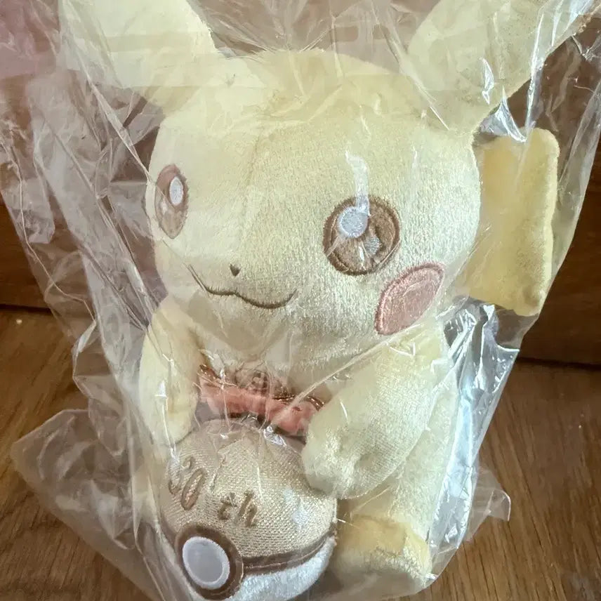 [BUNJANG] Pokemon 30th Anniversary Pikachu Plush (Medium Size) / 포켓몬 30주년 피카츄 봉제인형(중포센버전)