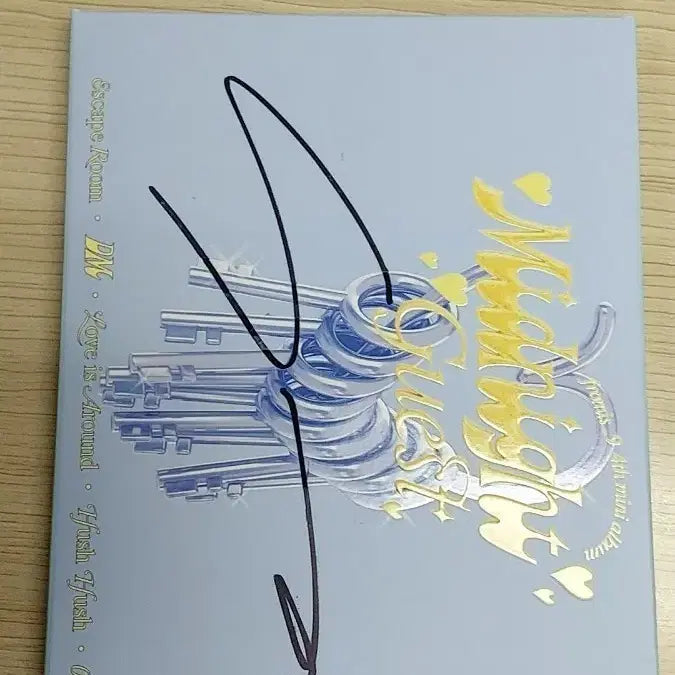 [BUNJANG] fromis_9 Song Hayoung Signed Album (Smudged) / 프로미스나인 송하영 싸인 앨범(번짐 있음)