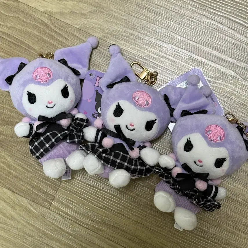 [BUNJANG] Kuromi Check Black Skirt Ribbon Bag Charm Doll Keychain / 쿠로미 체크 블랙 스커트 리본 가방걸이 인형키링