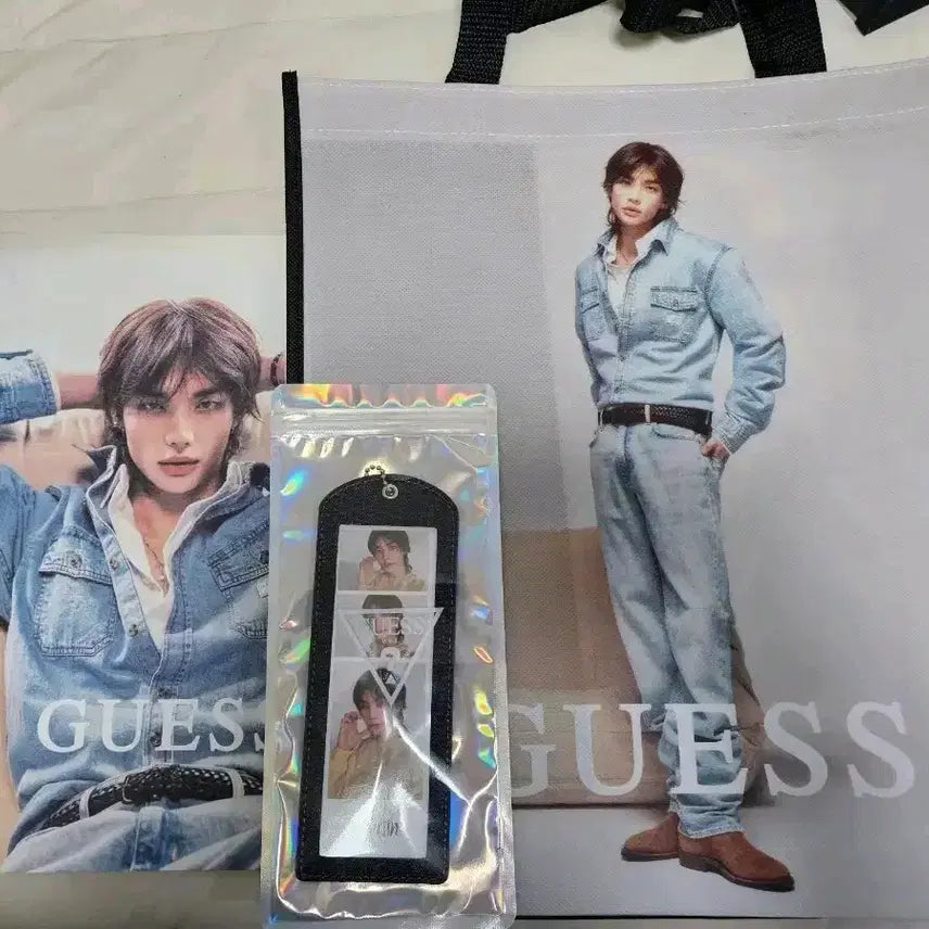 [BUNJANG] GUESS Tarpaulin Bag (Large) + Photobook + Keyring Set / GUESS 게스 현진  타포린백 대 + 룩북 + 키링 세트