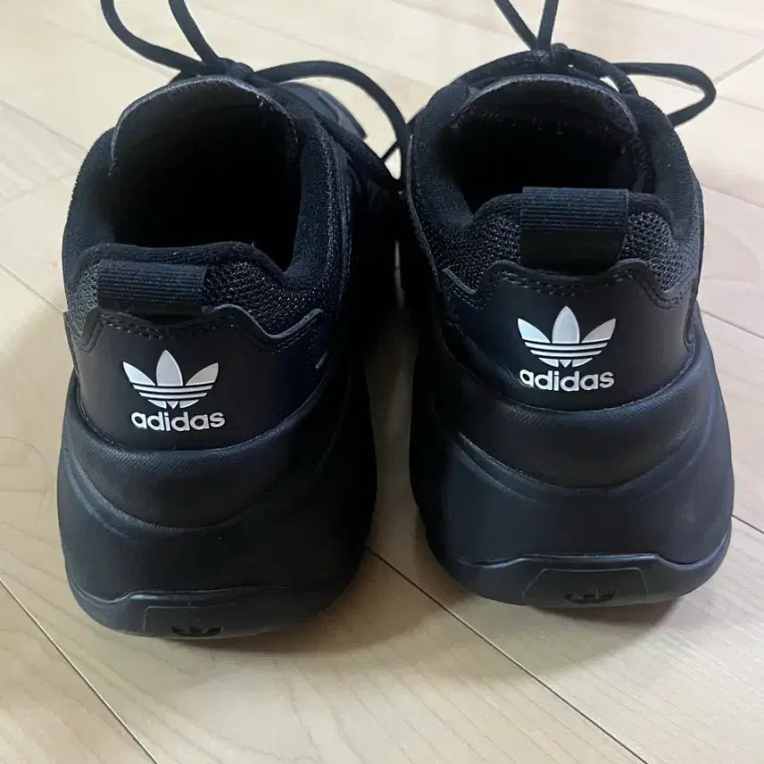 [BUNJANG] Adidas Ozgaia Triple Black Sneakers / 아디다스 오즈가이아 트리플 블랙 230