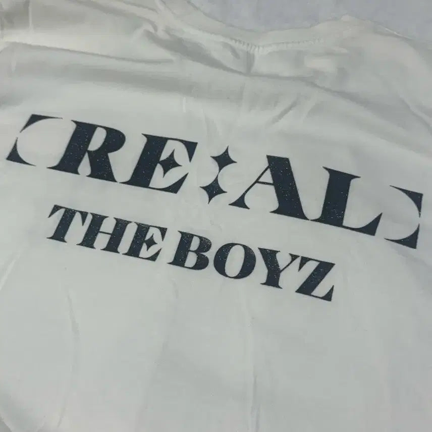 [BUNJANG] The Boyz Real Concert MD T-Shirt (White, L) / 더보이즈 리얼콘 엠디 티셔츠