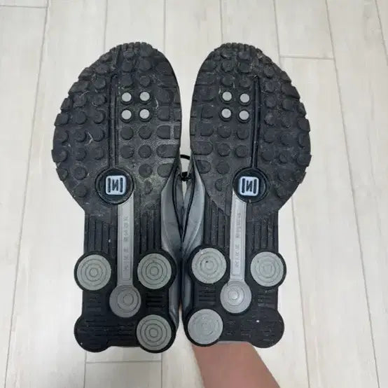 [BUNJANG] Nike Shox R4 Silver/Sky Sneakers / 나이키 샥스 R4 실버/스카이