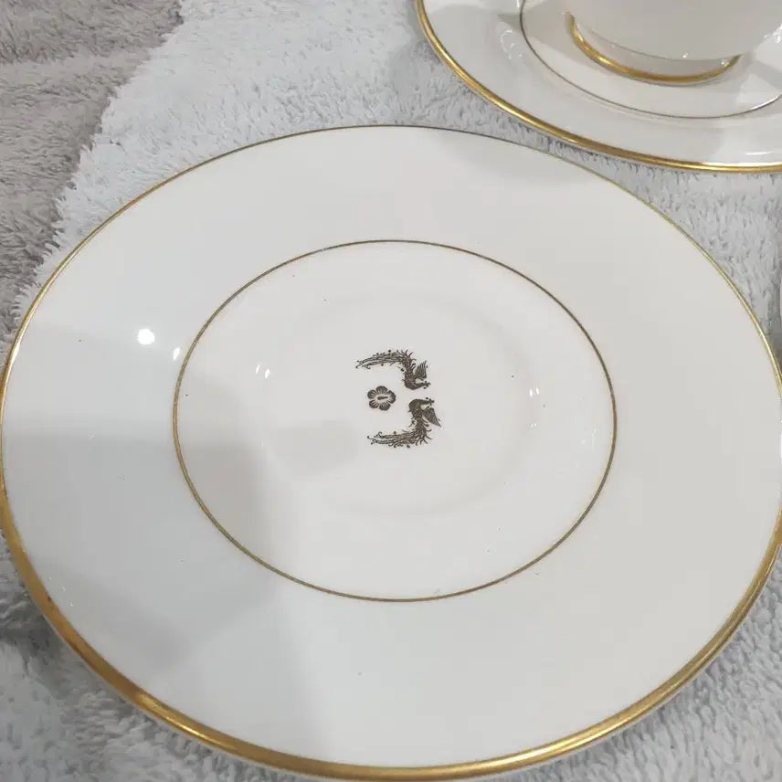 [BUNJANG] Cheonghwadae White Gold Trim Coffee Cup and Saucer Set for 3 / 청화대 화이트 금장 커피잔 3인조 세트