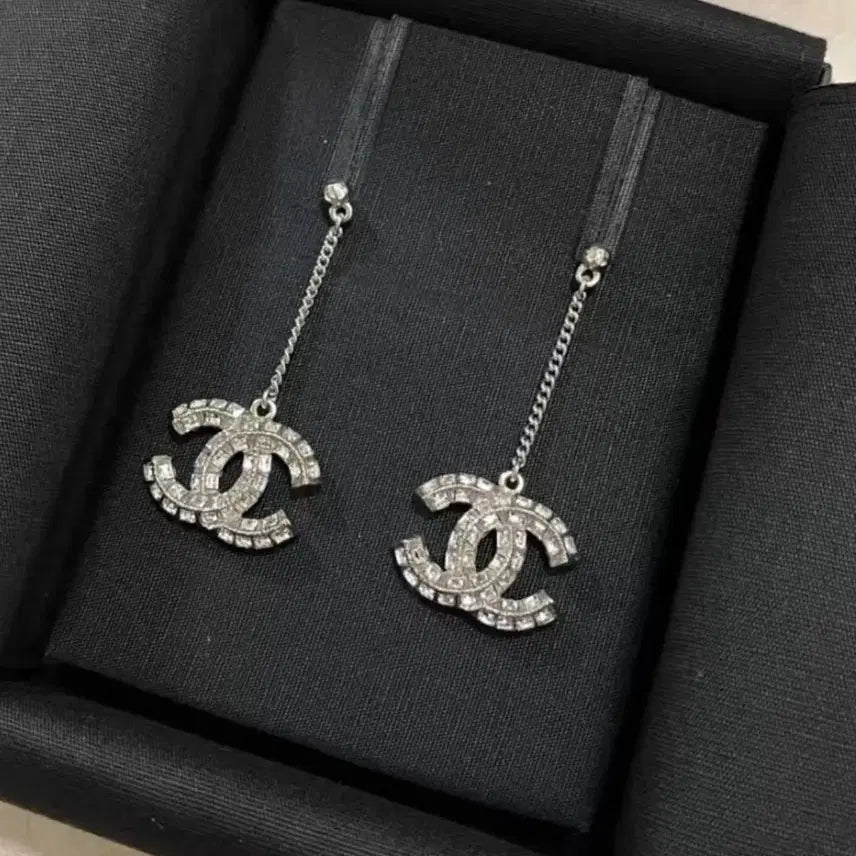 [BUNJANG] Chanel Coco Mark Chain Earrings Silver / 샤넬 코코마크 체인 귀걸이 실버