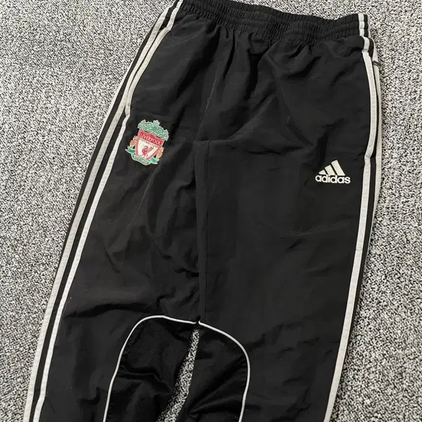 [BUNJANG] Adidas Liverpool 08 Vintage Track Pants / 아디다스 08 리버풀 빈티지 트랙팬츠