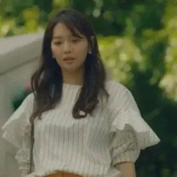 [BUNJANG] System Striped Ruffle Blouse / [신민아착용]SYSTEM 시스템 러플 포인트 스트라이프 블라우스