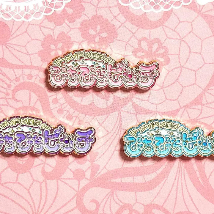 [BUNJANG] Pichi Pichi Pitch Logo Metal Badge / 피치피치핏치 로고 제목 뱃지 양도