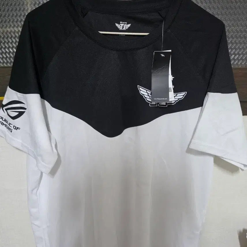 [BUNJANG] SK Telecom T1 2017 Faker Limited Edition Jersey (Free Size) / SKT T1 2017 유니폼 페이커마킹
