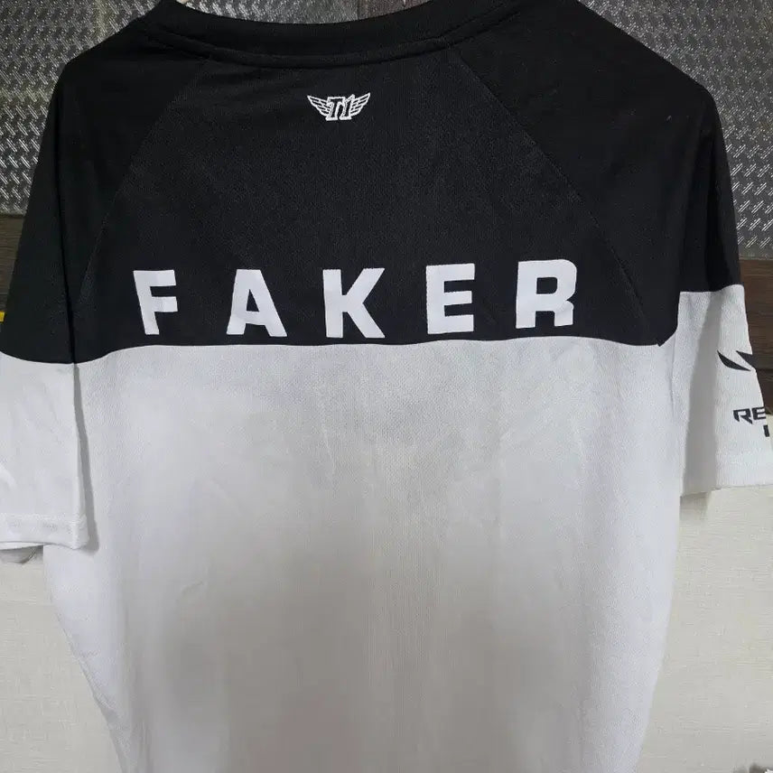 [BUNJANG] SK Telecom T1 2017 Faker Limited Edition Jersey (Free Size) / SKT T1 2017 유니폼 페이커마킹