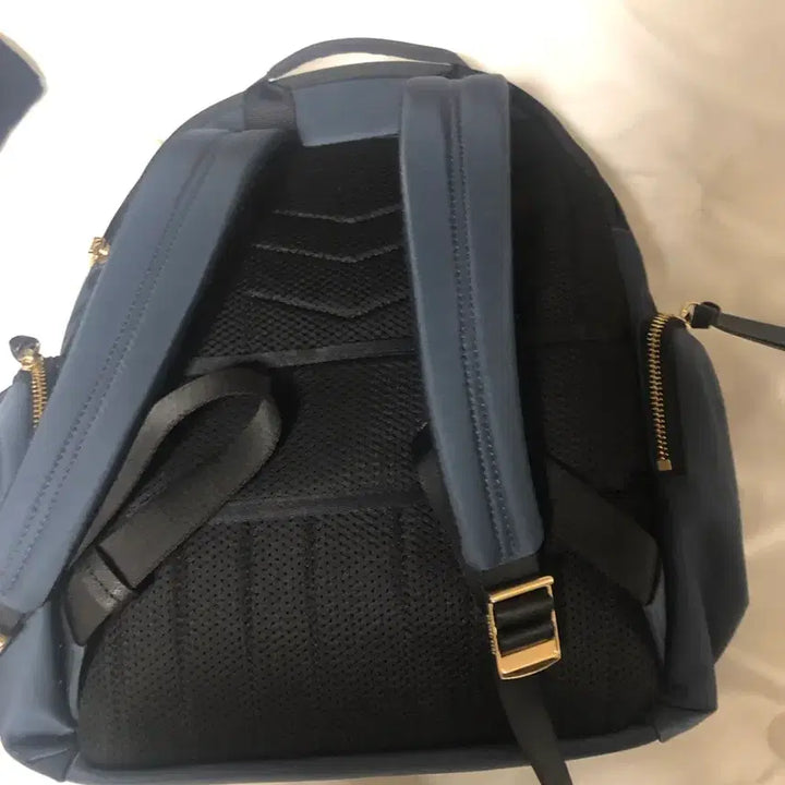 [BUNJANG] Michael Kors Navy Gold Logo Backpack / 마이클코어스 백팩 네이비 금장로고