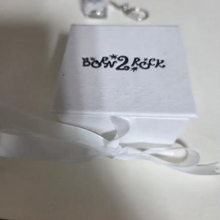 [BUNJANG] QWER Born 2 Rock 2nd Anniversary Artisan Keycap / qwer born 2 rock 2주년 팝업 쵸단 아티산 키캡