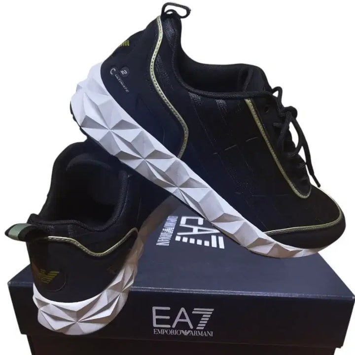 [BUNJANG] EA7 Emporio Armani Ultimate Sneakers Black Gold / [새상품/풀구성] EA7 엠포리오 아르마니 얼티메이트 스니커즈 285
