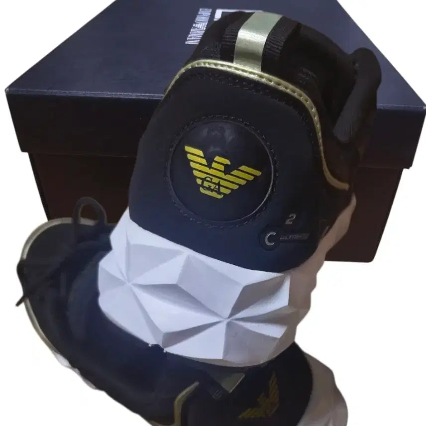 [BUNJANG] EA7 Emporio Armani Ultimate Sneakers Black Gold / [새상품/풀구성] EA7 엠포리오 아르마니 얼티메이트 스니커즈 285