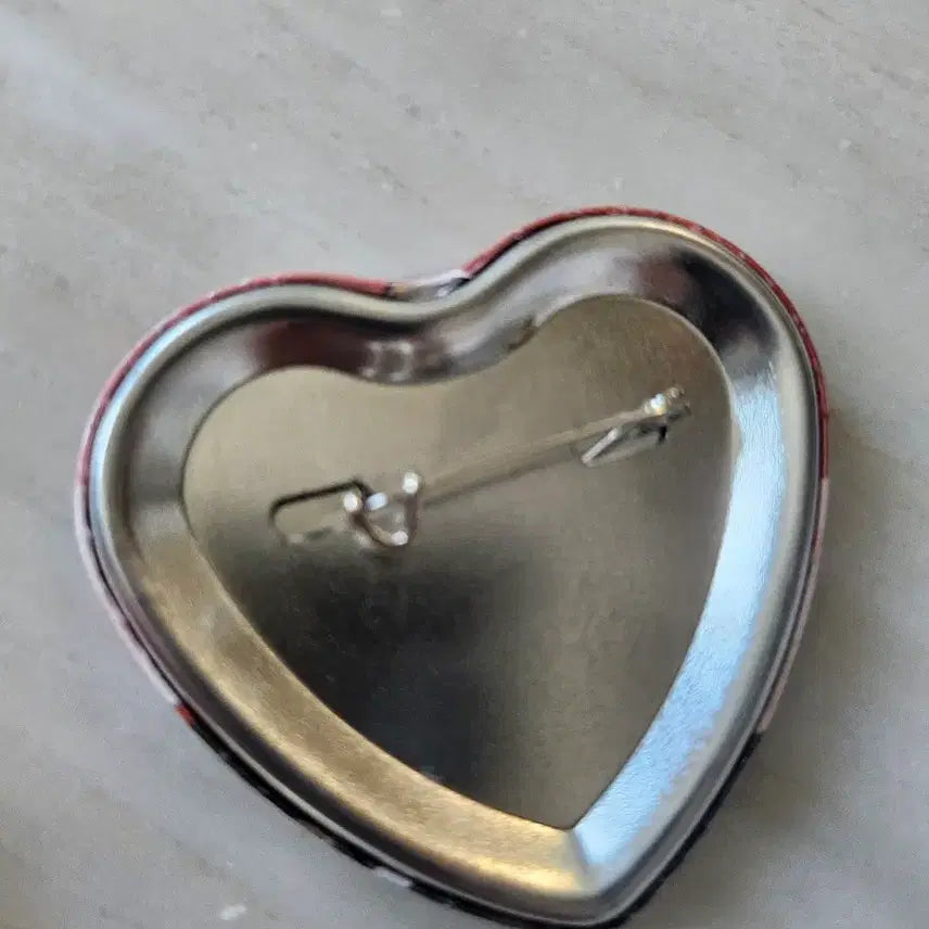 [BUNJANG] Stellive Nana Heart Can Badge / 스텔라이브 나나 하트 캔뱃지