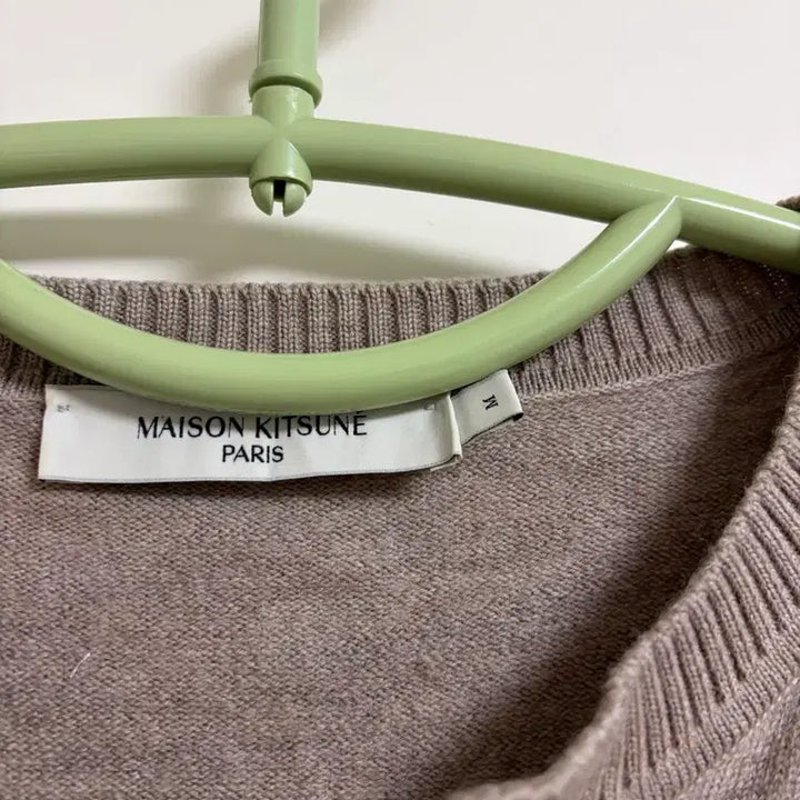 [BUNJANG] Maison Kitsuné 23SS Chilax Fox Patch Wool Cardigan Beige Melange XS / 착샷)메종키츠네 23SS 칠랙스폭스 패치 울 가디건 베이지멜란지 xs