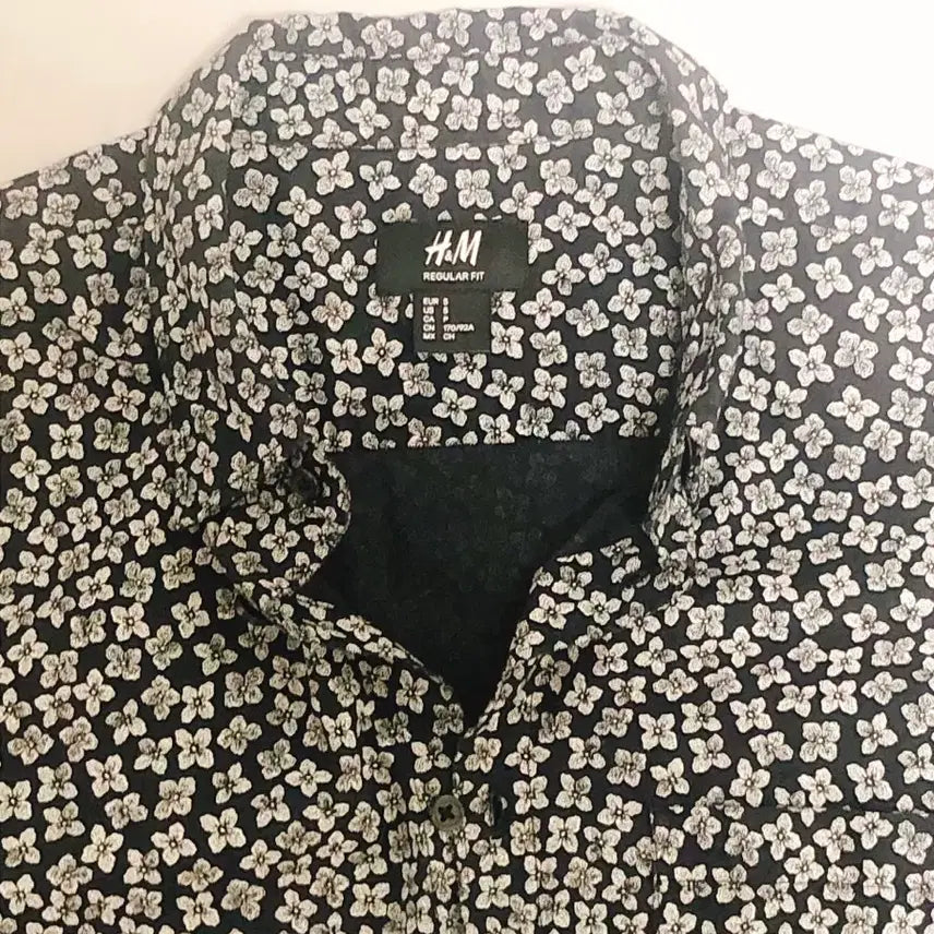 [BUNJANG] H&amp;M Floral Shirt / H&amp;M Black &amp; White 플로럴 셔츠 90사이즈
