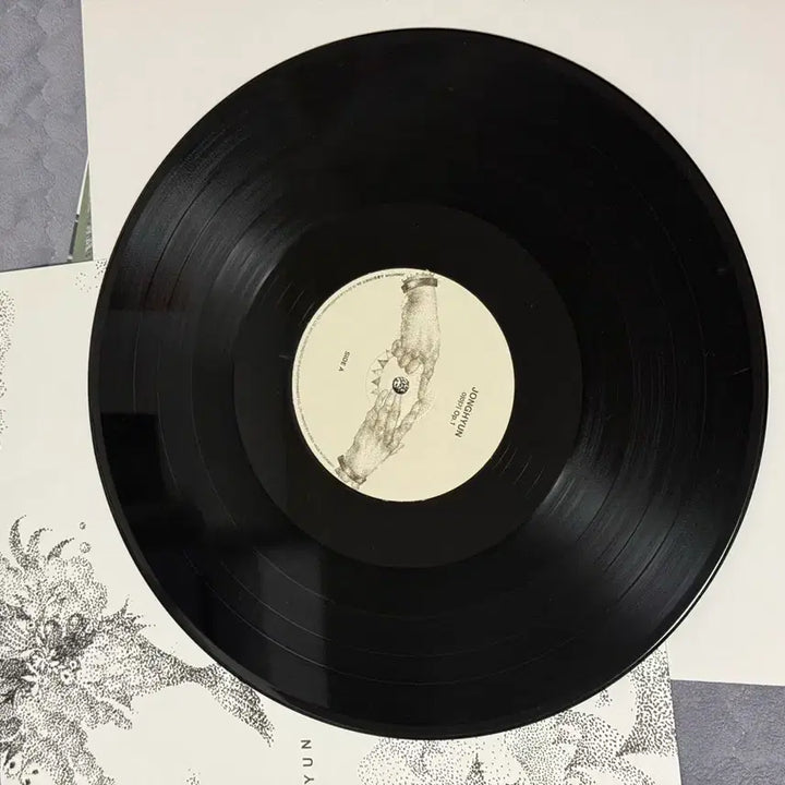 [BUNJANG] SHINEE Jonghyun "The Collection: Is It a Poet?" LP / 샤이니 종현 소품집 LP