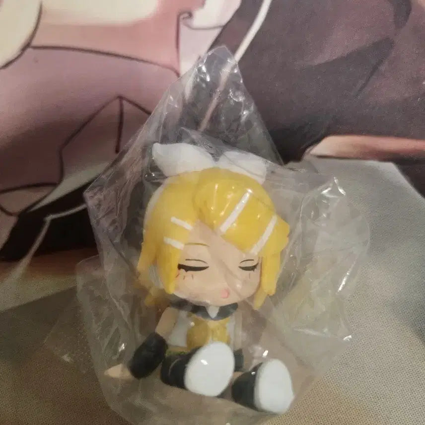 [BUNJANG] Kagamine Rin Nendoroid Shoulder Hugger Figure / 보컬로이드 카가미네 린 어깨쿵 피규어 팝니다