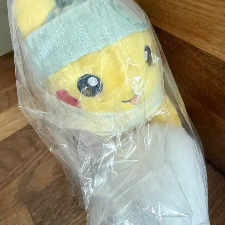 [BUNJANG] Pokemon Snow Play Pikachu Plush (China Version) / 포켓몬 스노우 눈놀이 피카츄 인형(중포센버전)
