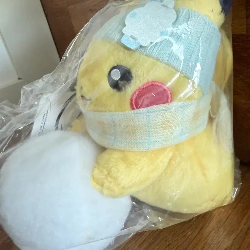 [BUNJANG] Pokemon Snow Play Pikachu Plush (China Version) / 포켓몬 스노우 눈놀이 피카츄 인형(중포센버전)