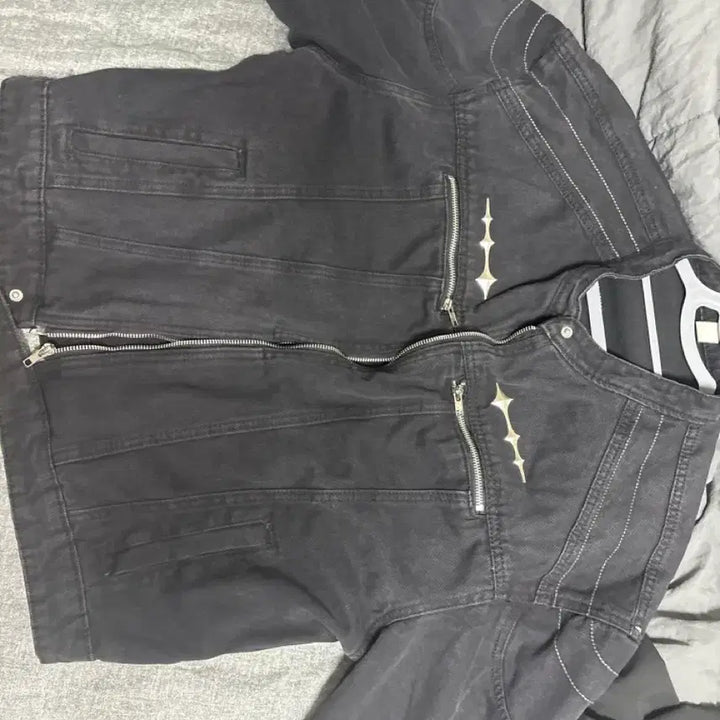 [BUNJANG] Spike Denim Jacket / 블랙 스파이크 데님 자켓