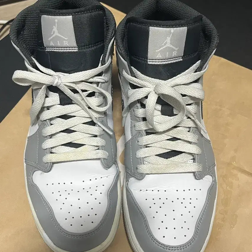 [BUNJANG] Air Jordan 1 Mid Light Smoke Grey Anthracite / [정품]에어조던1 미드 라이트 스모크 그레이 280