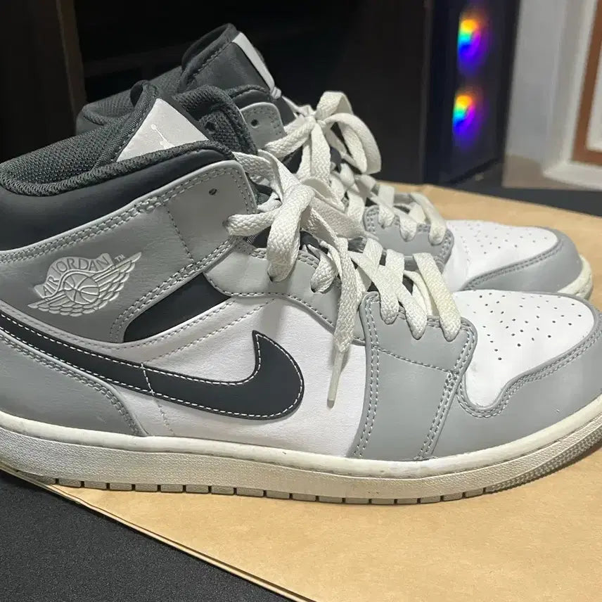 [BUNJANG] Air Jordan 1 Mid Light Smoke Grey Anthracite / [정품]에어조던1 미드 라이트 스모크 그레이 280