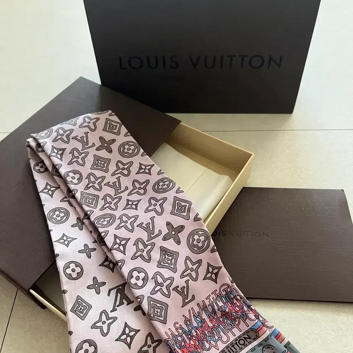 [BUNJANG] Louis Vuitton Monogram Bandana Scarf Pink / 루이비통 모노그램 방도 스카프 핑크