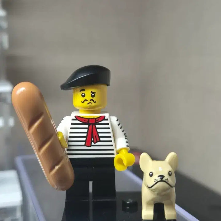 [BUNJANG] LEGO Minifigure French Man with Dog Set / 레고 미니피겨 프랑스 남자 강아지 세트