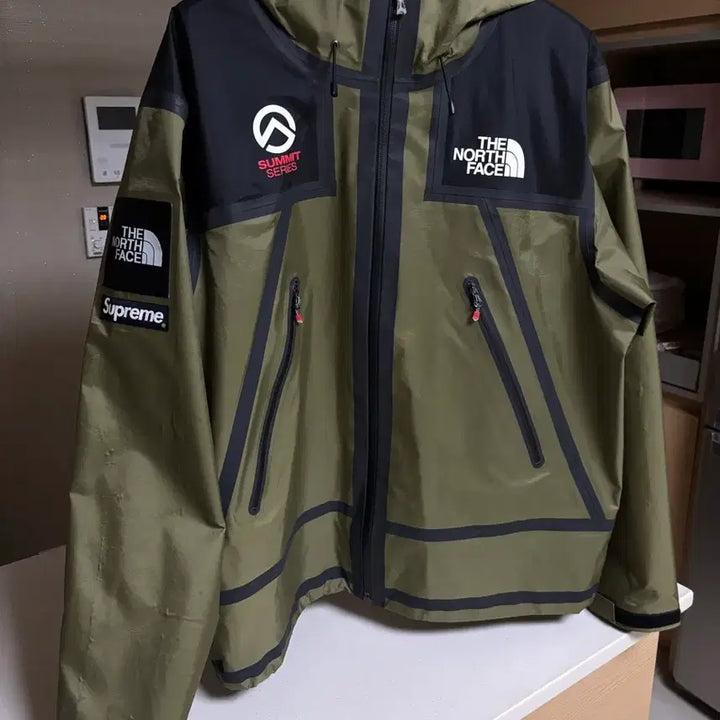 [BUNJANG] The North Face Supreme Summit Series Windbreaker Olive L / 노스페이스 슈프림 서밋 바람막이 올리브 L