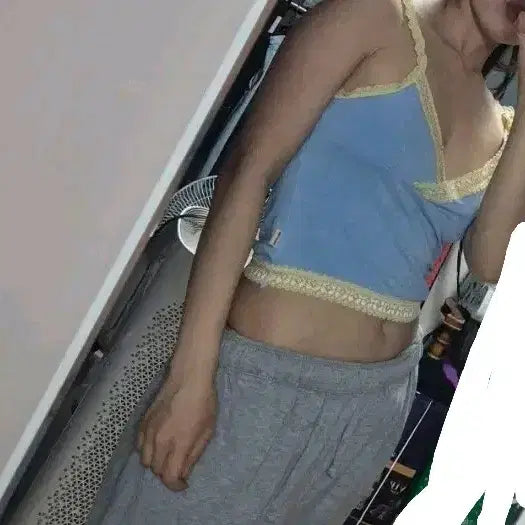 [BUNJANG] Hollister Cropped Lace Sleeveless Top / 홀리스터 크롭 레이스 슬리브리스탑