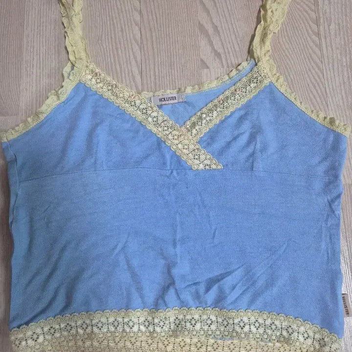 [BUNJANG] Hollister Cropped Lace Sleeveless Top / 홀리스터 크롭 레이스 슬리브리스탑
